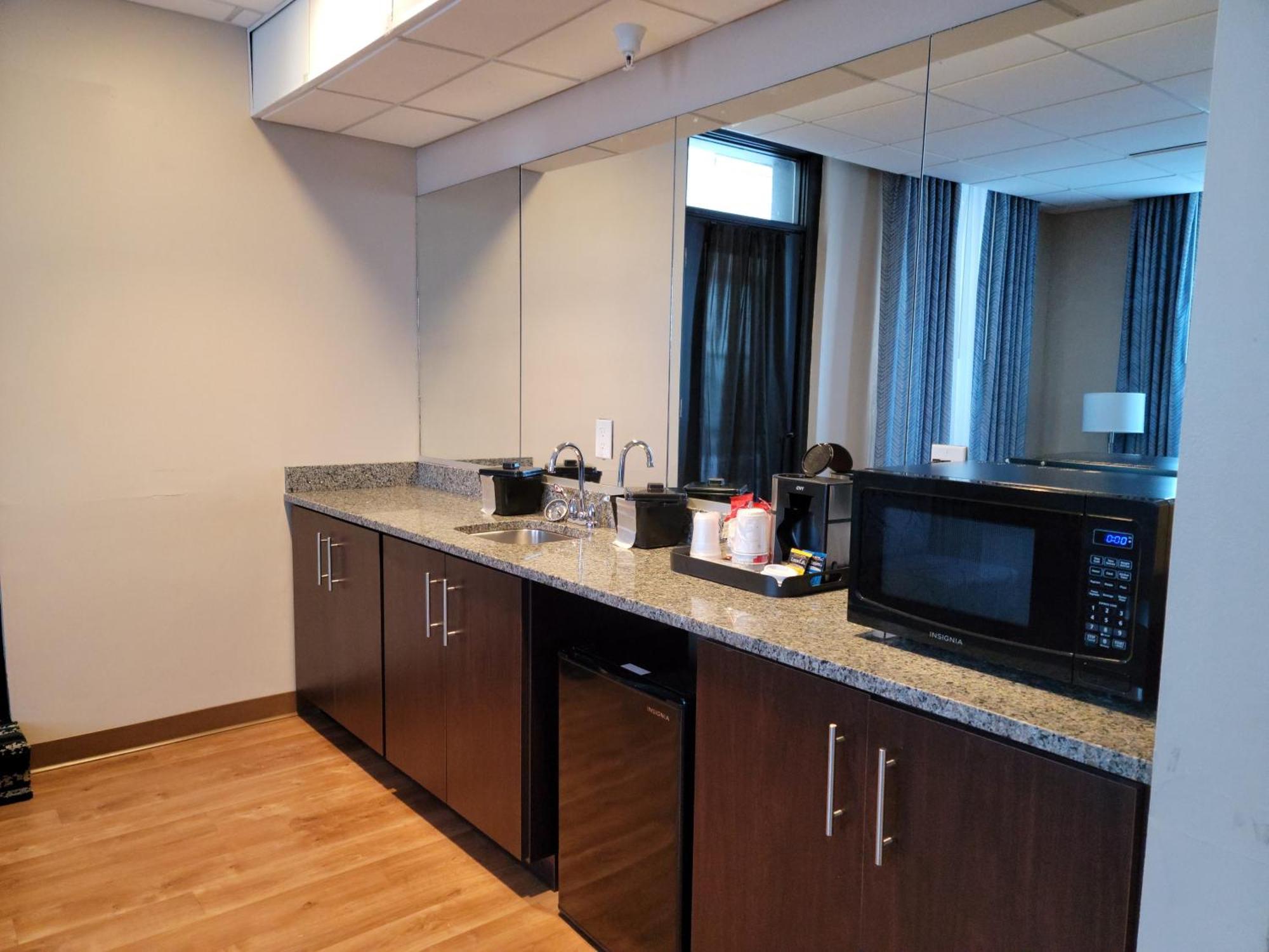 Ariel Broadway Hotel Lorain 外观 照片